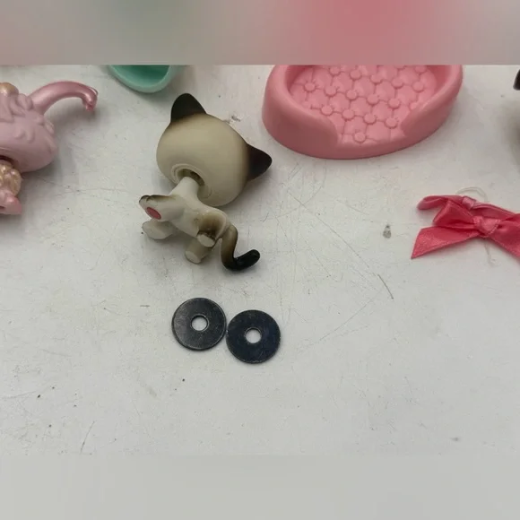 Littlest Pet Shop LPS lot of 39 includes rare Collie and other pets